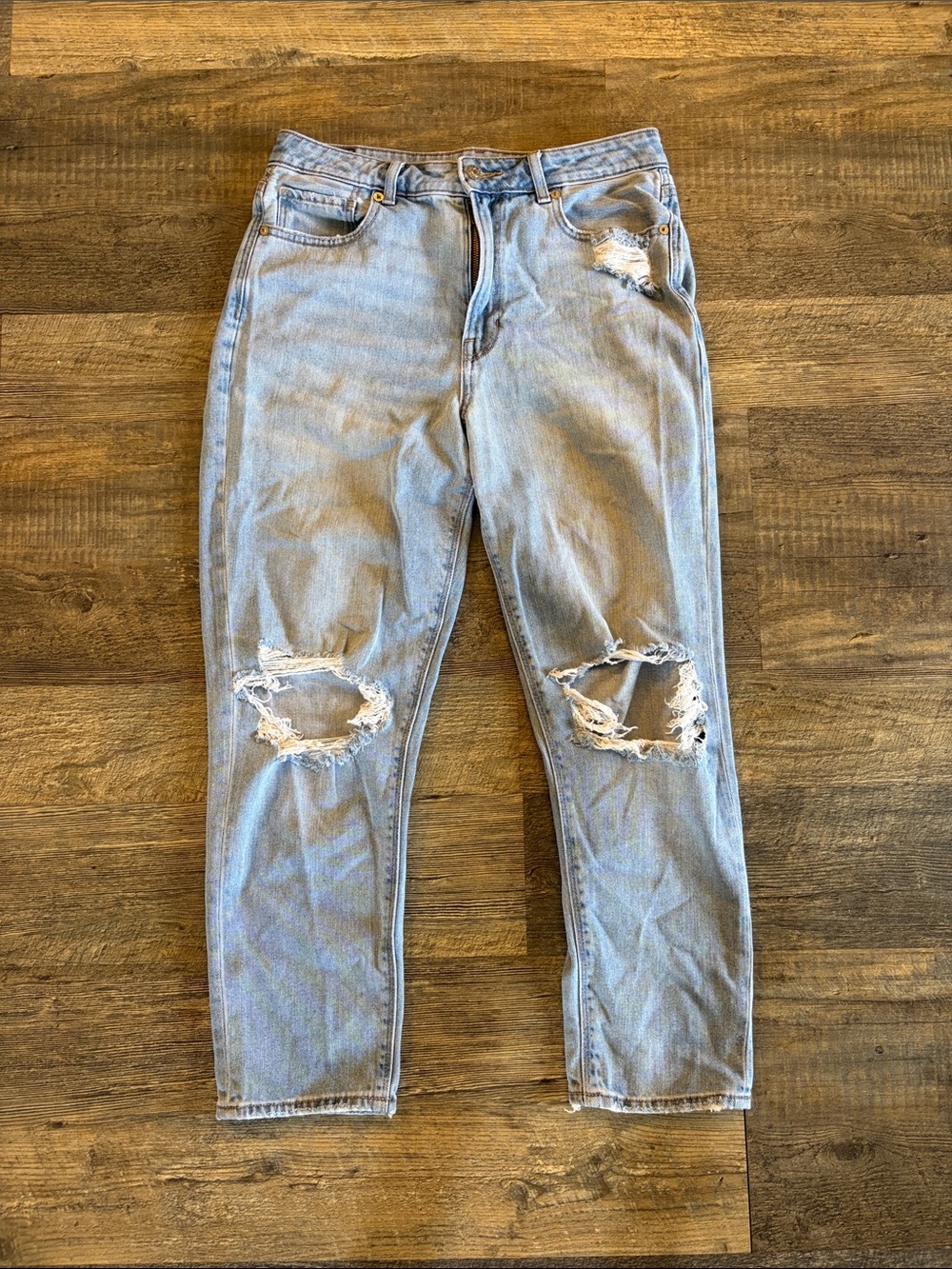 American Eagle Outfitters Light Wash Distressed High-Rise Mom Jeans